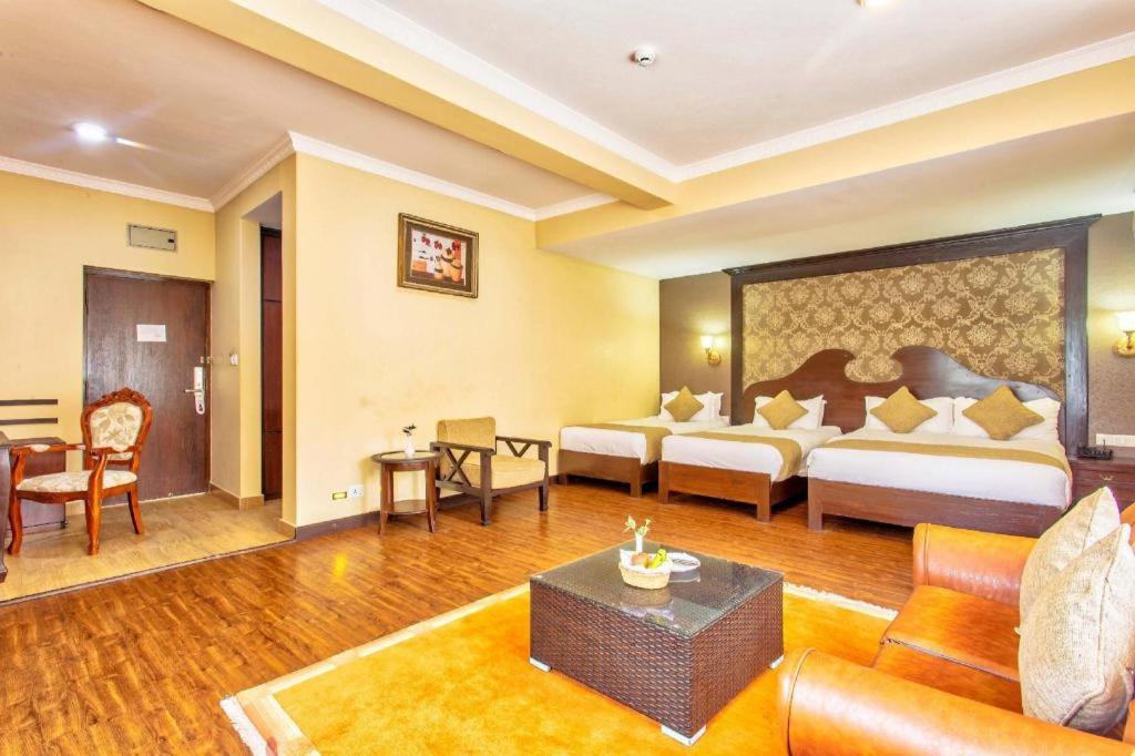 Da Yatra Courtyard Hotel & Resort Покхара Экстерьер фото