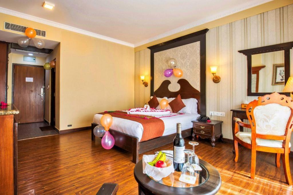 Da Yatra Courtyard Hotel & Resort Покхара Экстерьер фото
