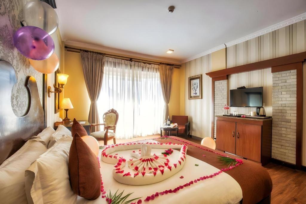Da Yatra Courtyard Hotel & Resort Покхара Экстерьер фото