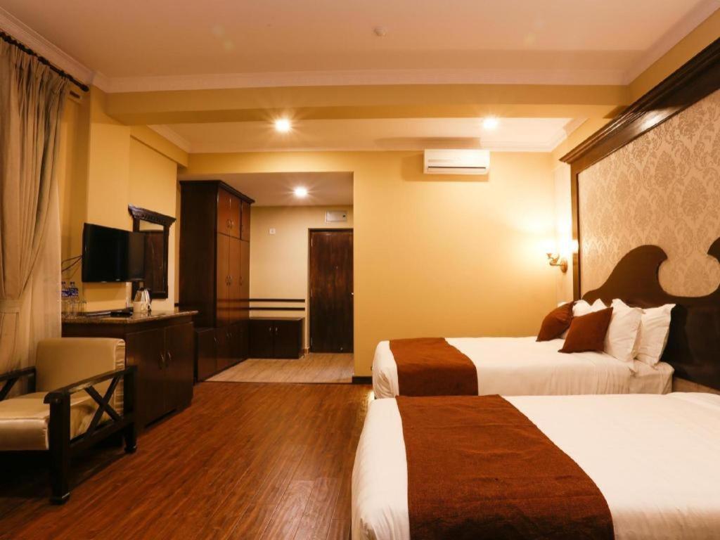 Da Yatra Courtyard Hotel & Resort Покхара Экстерьер фото