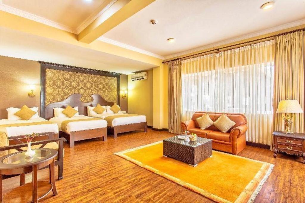 Da Yatra Courtyard Hotel & Resort Покхара Экстерьер фото