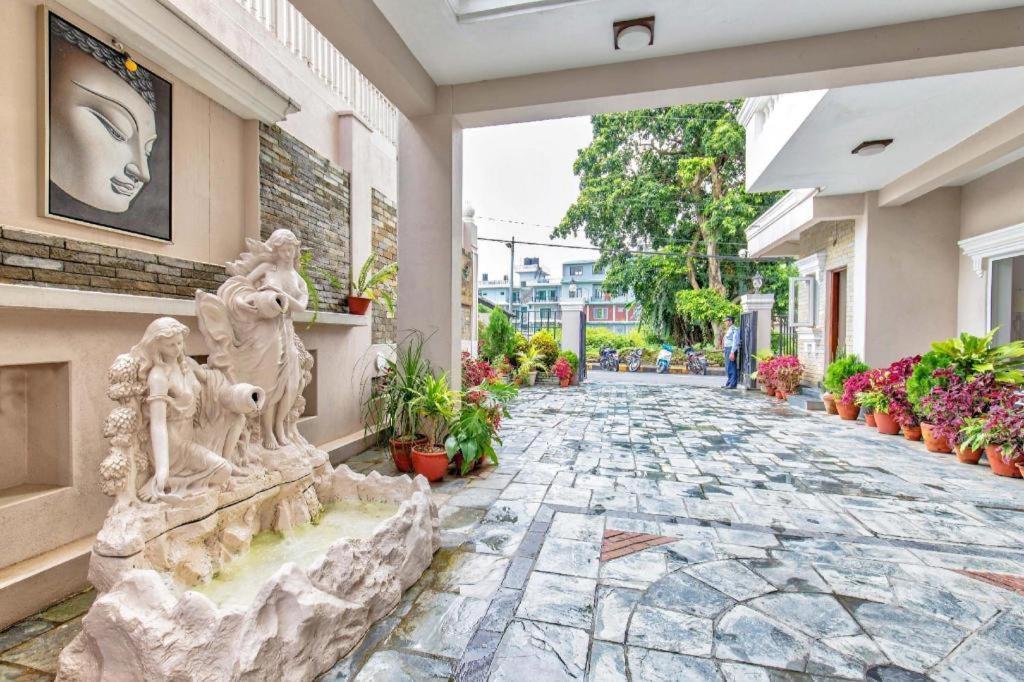 Da Yatra Courtyard Hotel & Resort Покхара Экстерьер фото